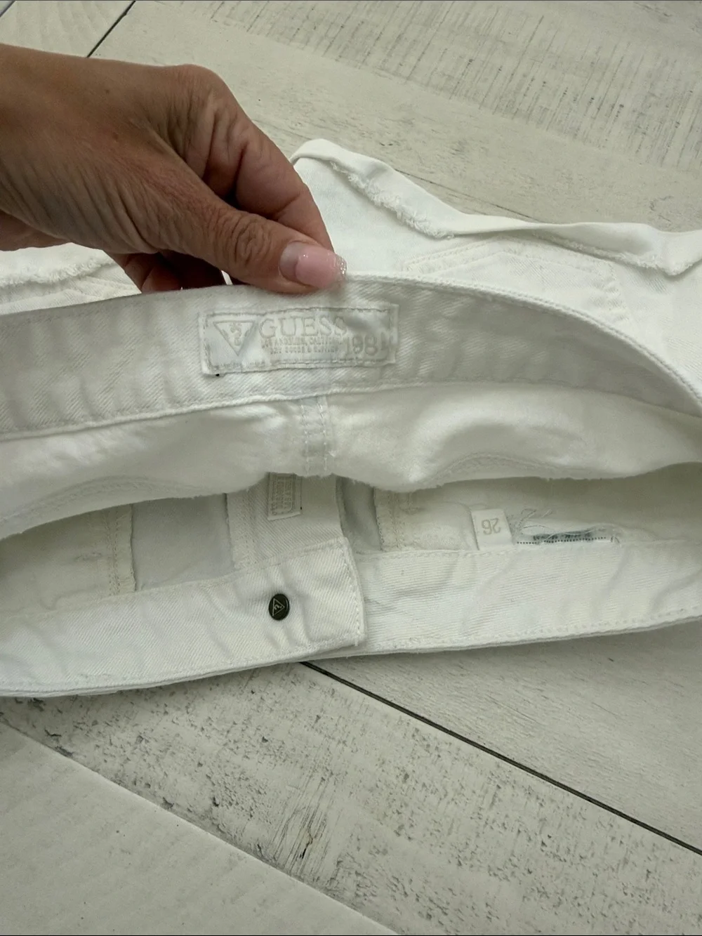 Guess White Denim Low-Rise Jean Shorts - Picture 4 of 4